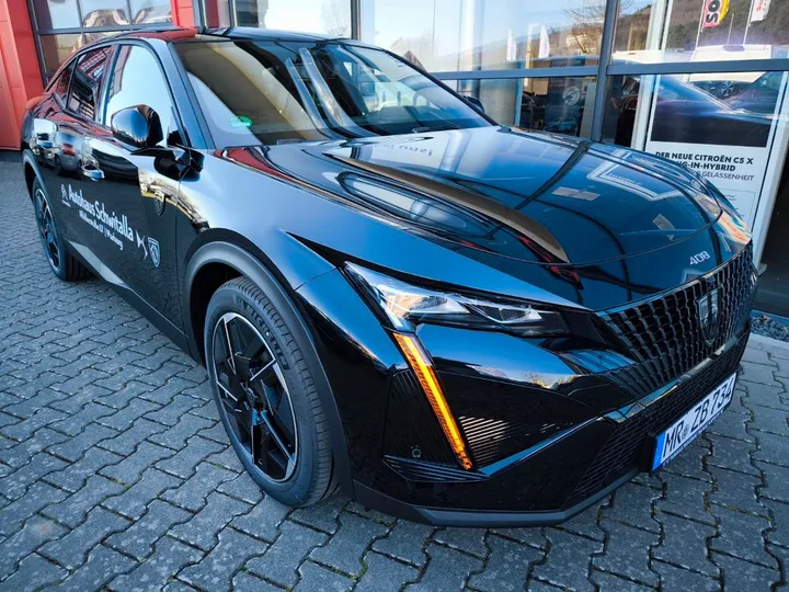 Peugeot 408