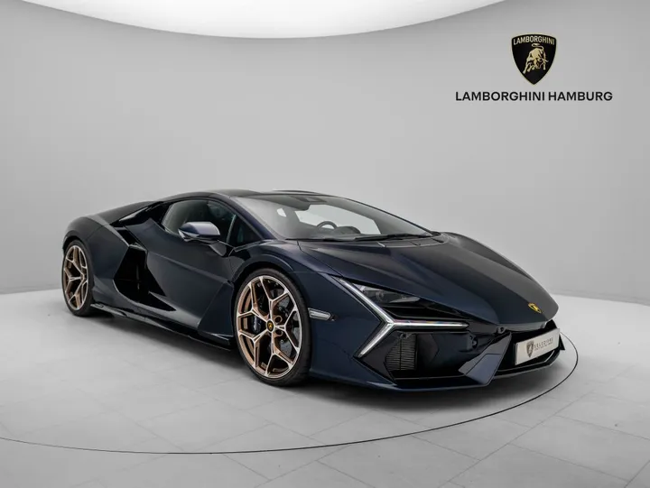 Lamborghini Revuelto