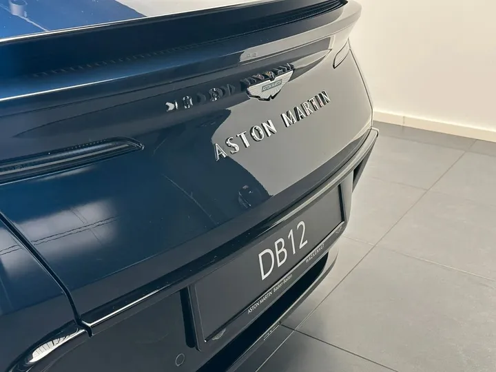 Aston Martin DB12