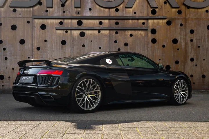 Audi R8
