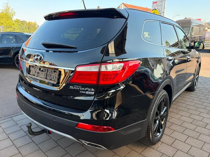 Hyundai Grand Santa Fe