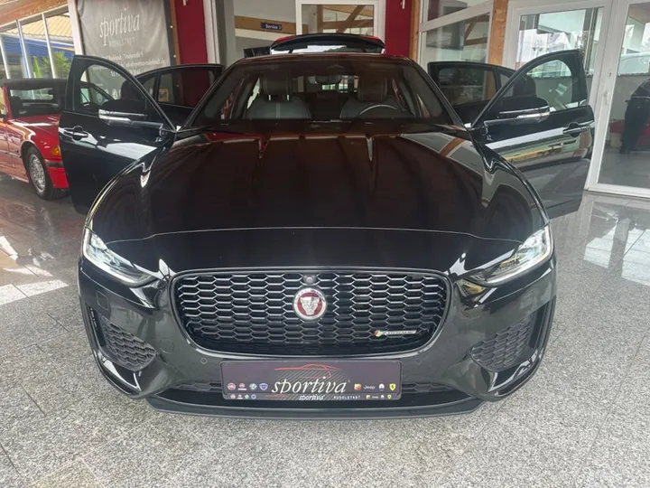 Jaguar XE