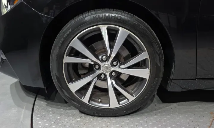 Nissan Maxima