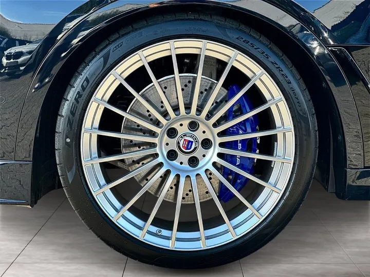 ALPINA XB7