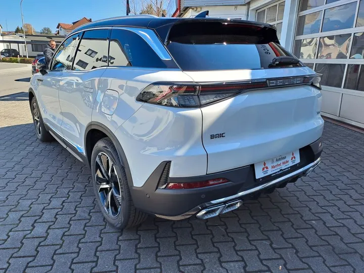 BAIC Beijing X75