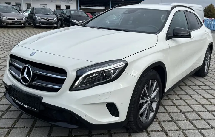 Mercedes-Benz GLA 250