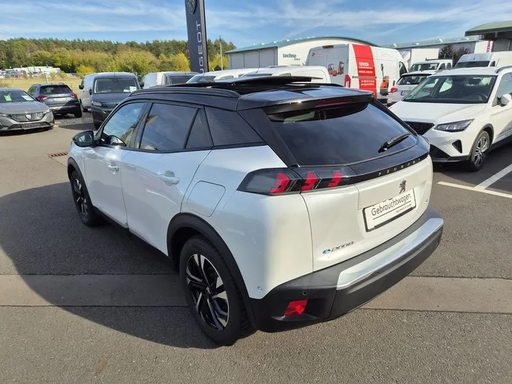 Peugeot e-2008