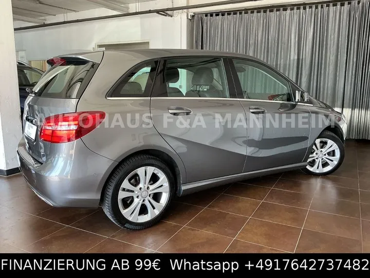 Mercedes-Benz B 200
