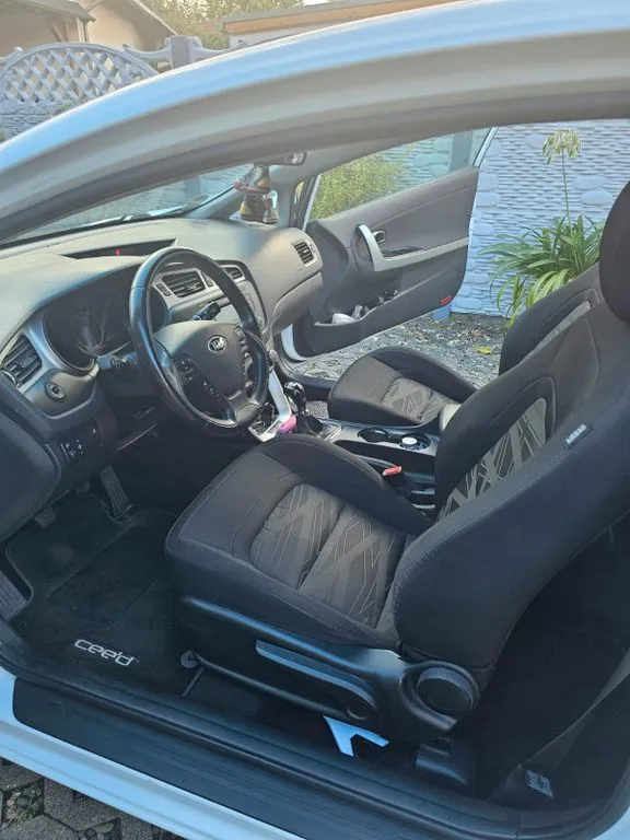 Kia pro cee'd / ProCeed