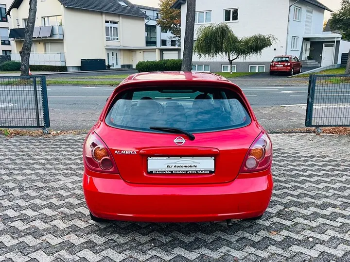 Nissan Almera
