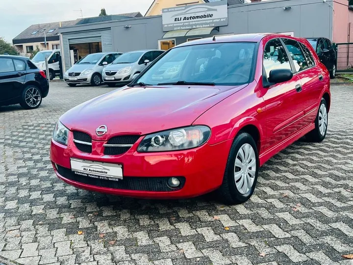 Nissan Almera
