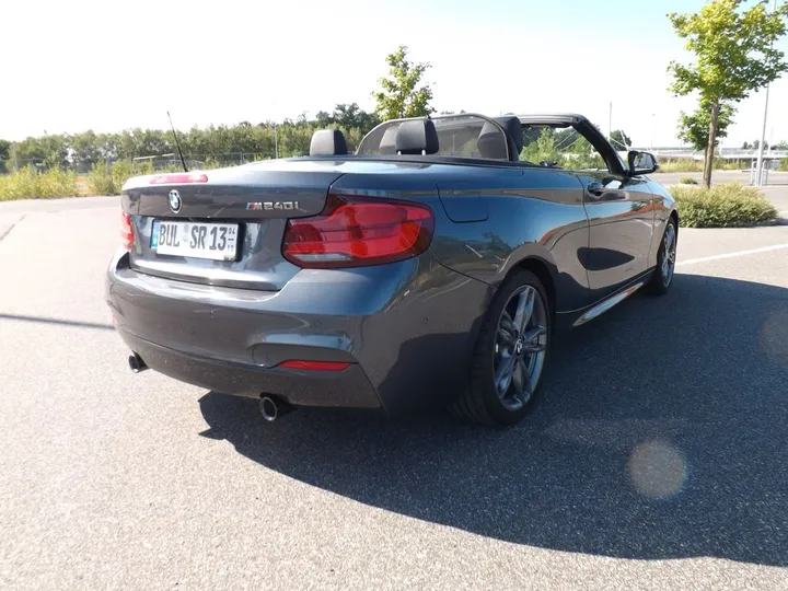 BMW M240i