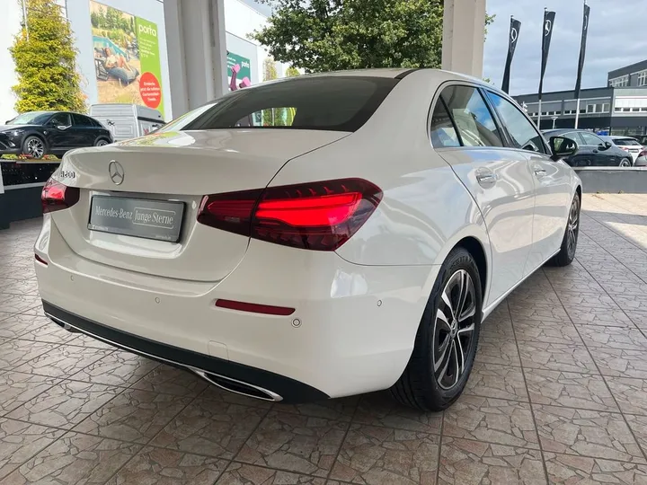 Mercedes-Benz A 200