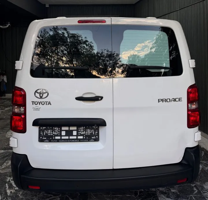 Toyota Proace Verso