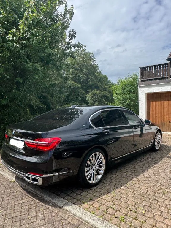 BMW M760