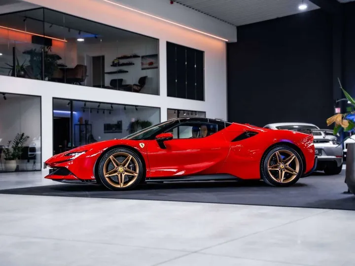 Ferrari SF90