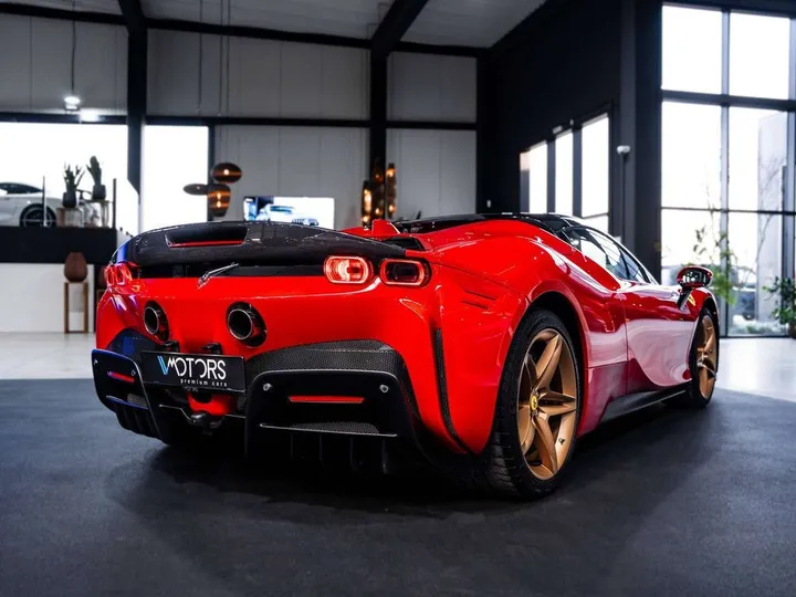 Ferrari SF90