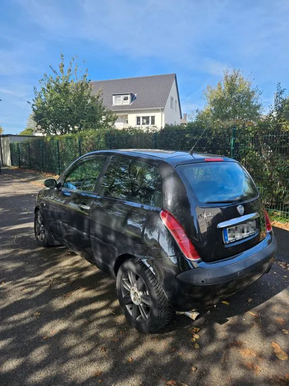 Lancia Ypsilon