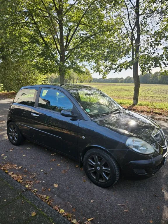 Lancia Ypsilon