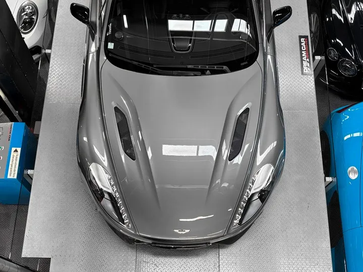 Aston Martin Vanquish