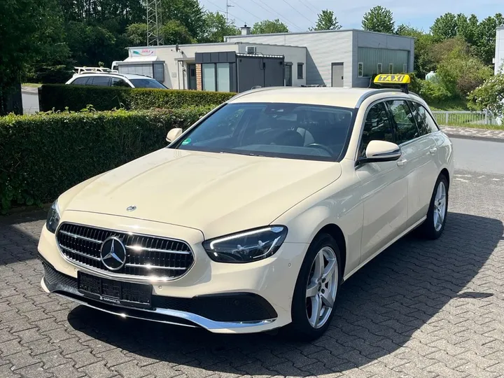 Mercedes-Benz E 200