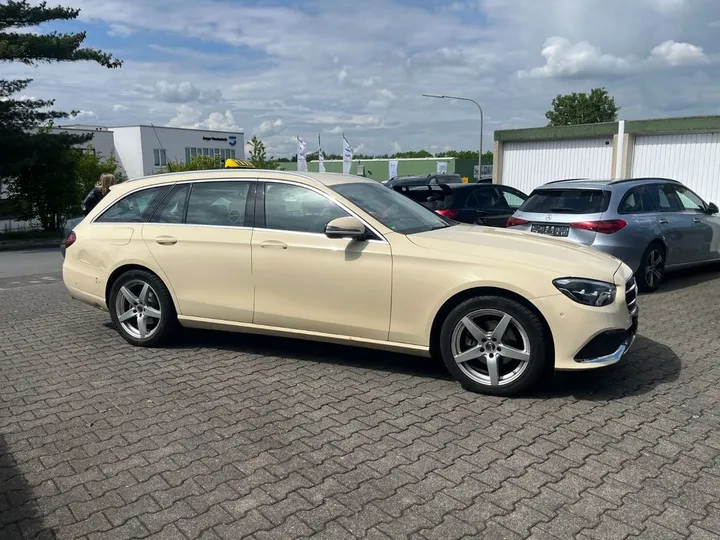 Mercedes-Benz E 200