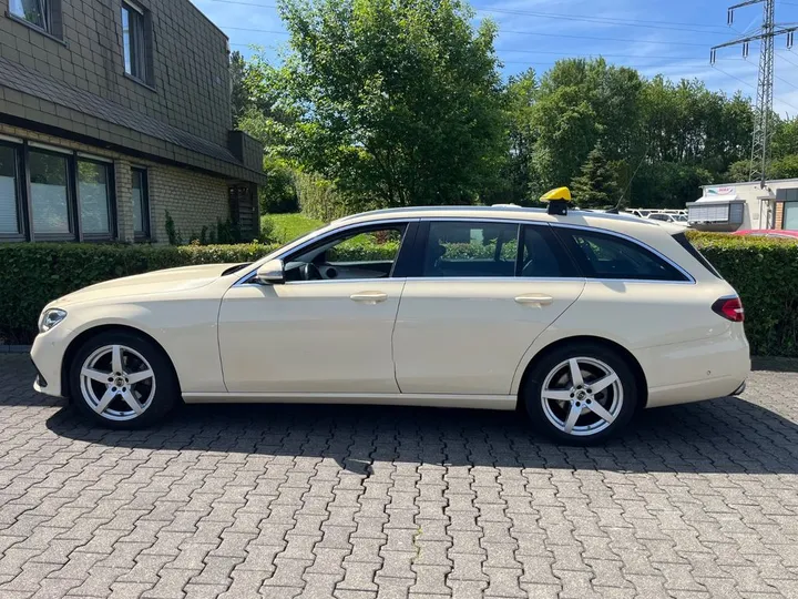 Mercedes-Benz E 200
