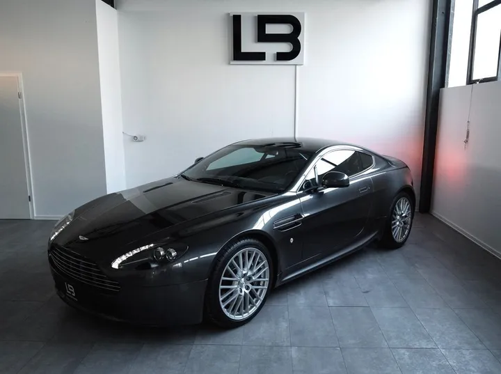 Aston Martin V8 Vantage