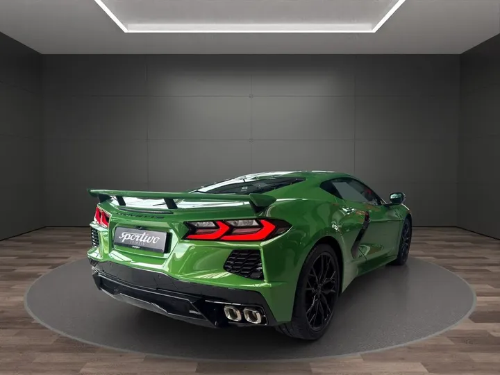 Corvette C8