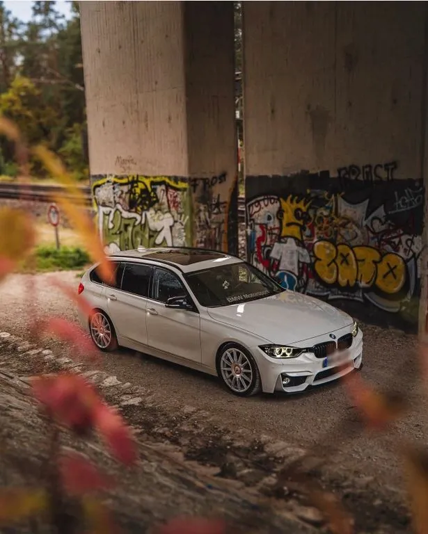 BMW 320