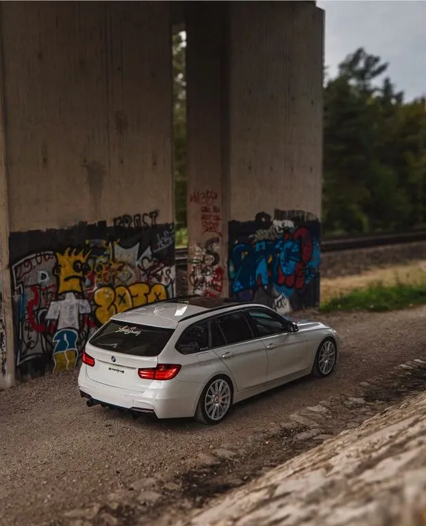 BMW 320