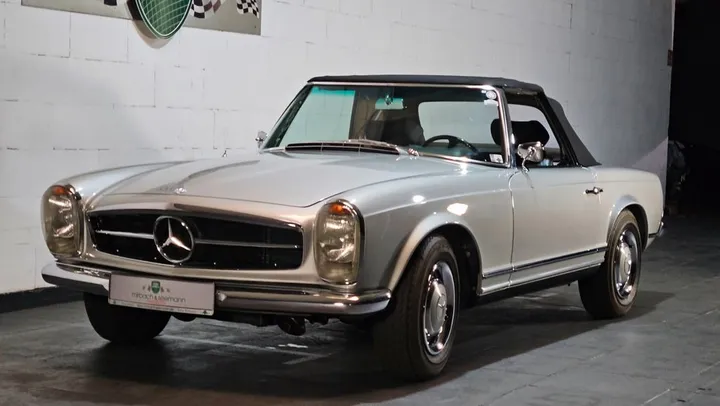 Mercedes-Benz 230