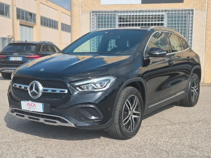Mercedes-Benz GLA 200
