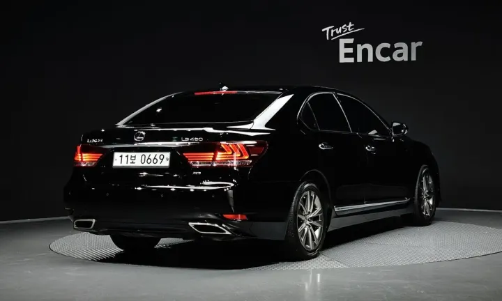 Lexus LS