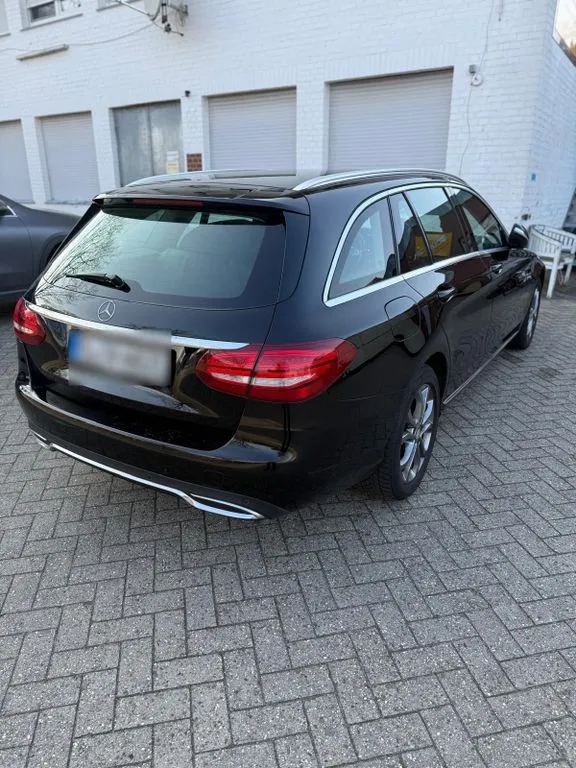Mercedes-Benz C 220