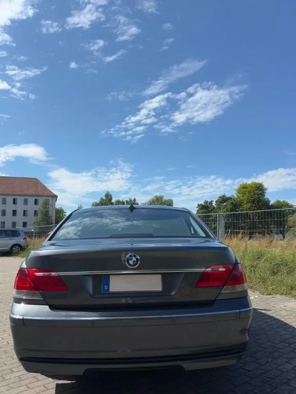 BMW 740