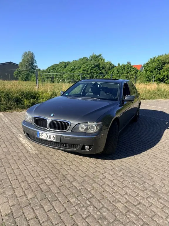 BMW 740