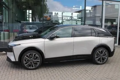 DS Automobiles N°7
