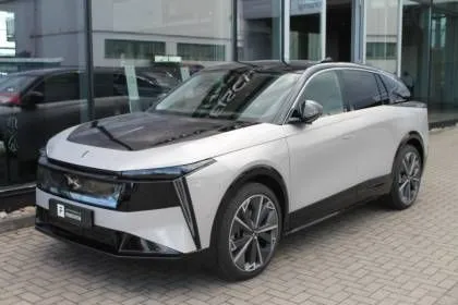 DS Automobiles N°7