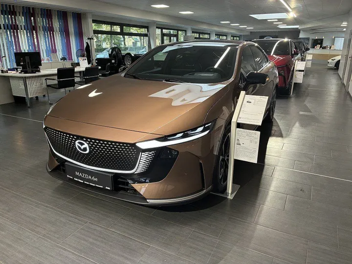 Mazda 6e