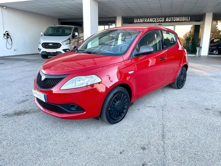 Lancia Ypsilon