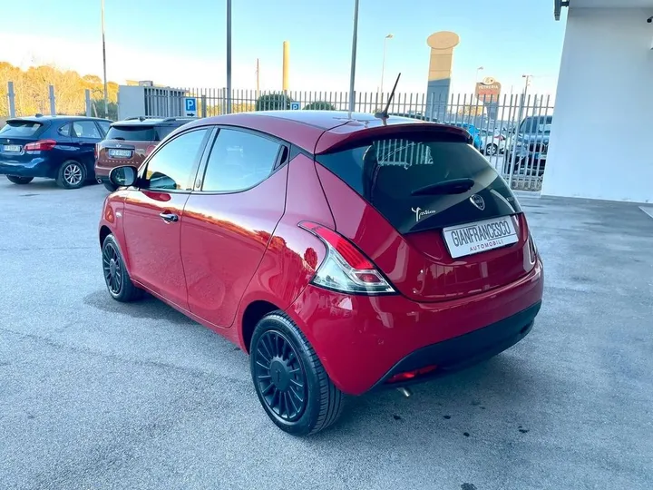 Lancia Ypsilon