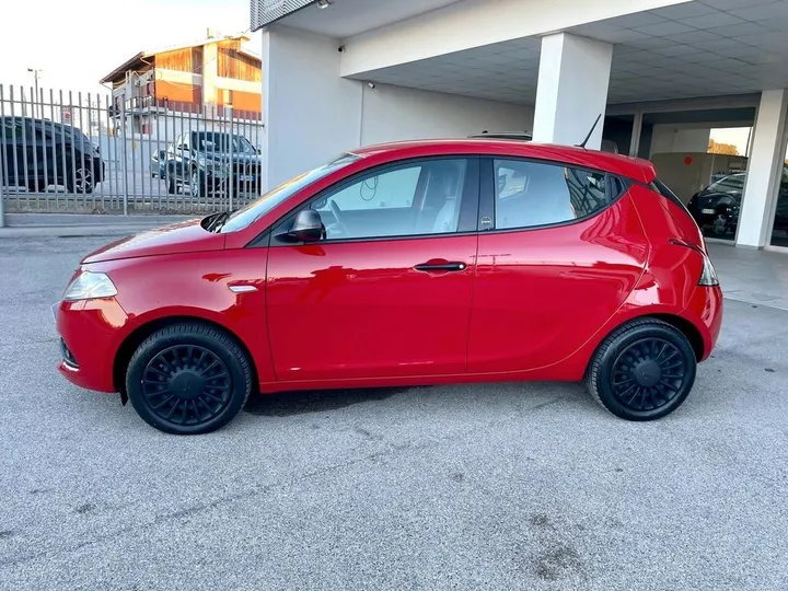 Lancia Ypsilon