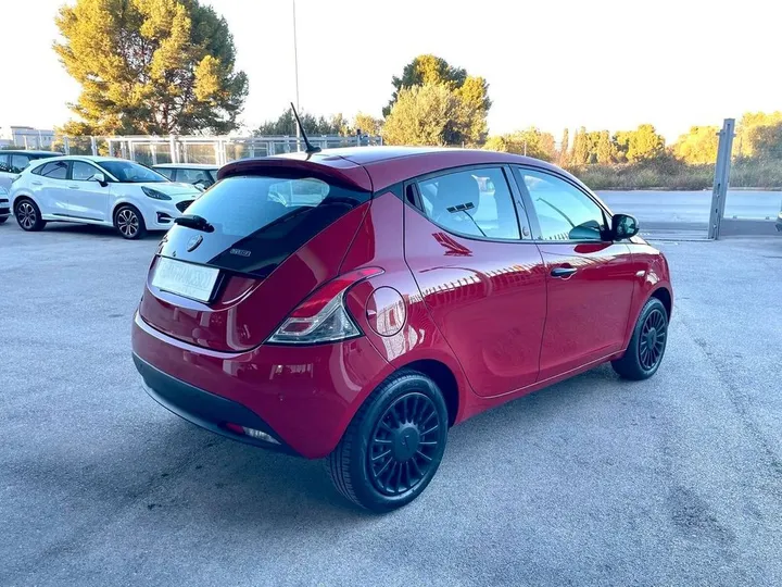Lancia Ypsilon