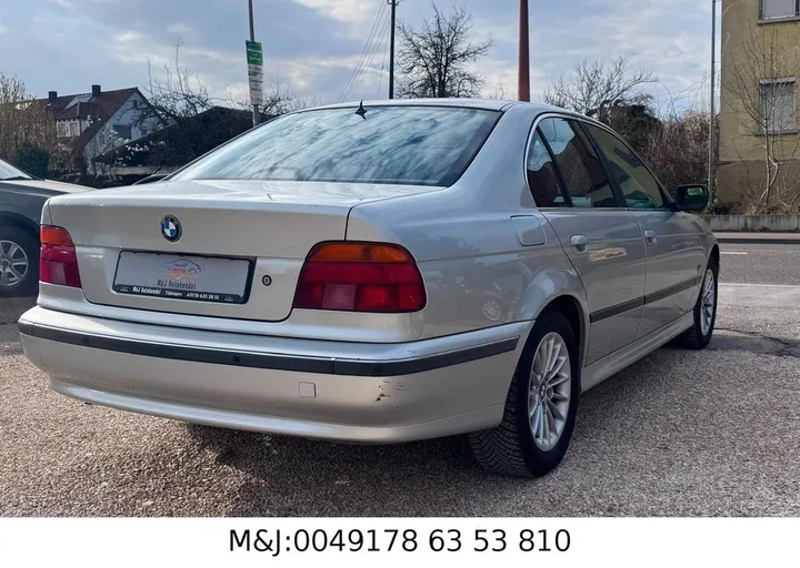 BMW 523