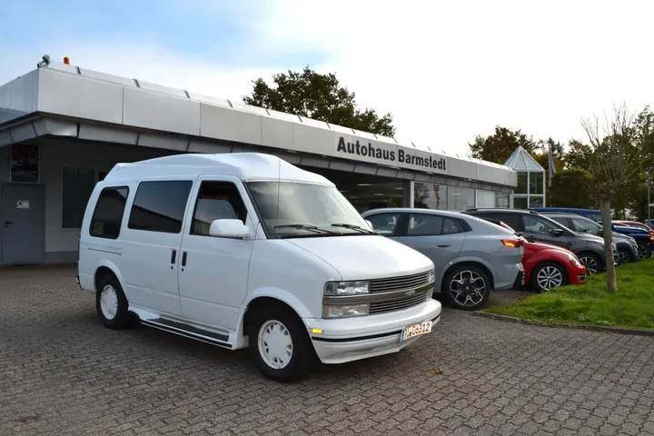 GMC Safari