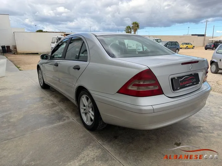 Mercedes-Benz C 220