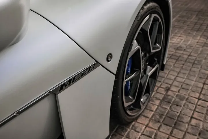 Maserati MC20