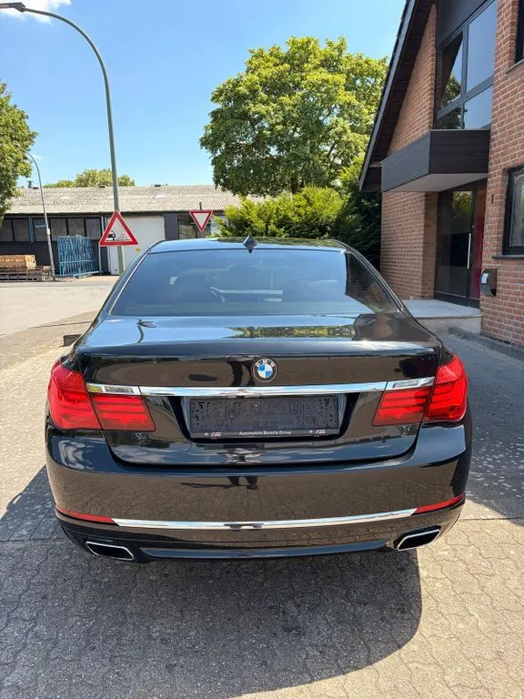 BMW 740