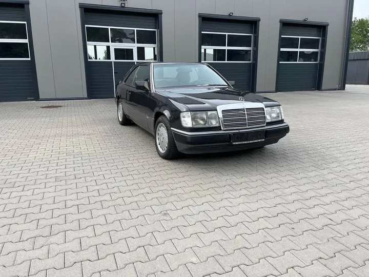 Mercedes-Benz CE 300